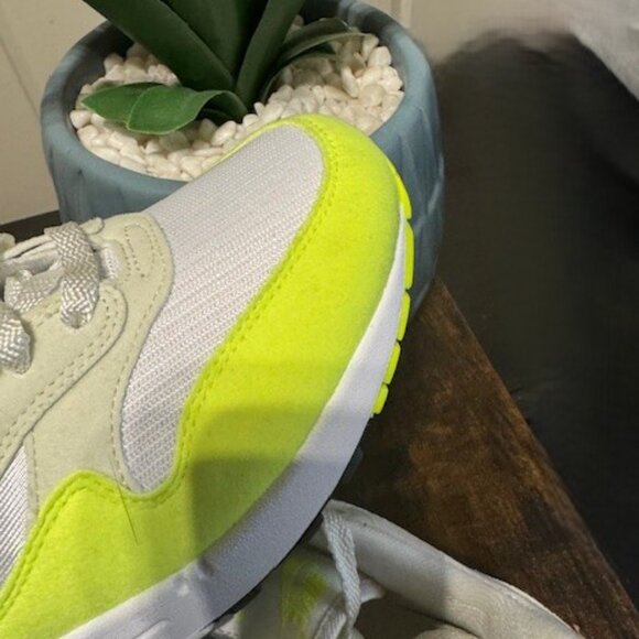 Nike Air Max 1 87 Volt Suede Women Size 7 - Picture 3 of 7